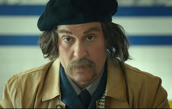 (強尼戴普意外客串警探一角)