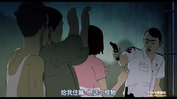 被丧尸包围的警察掏枪瞄准报警人，而并非丧尸