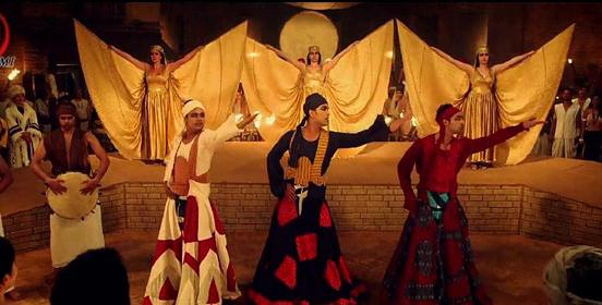 来自各地商人一起歌舞