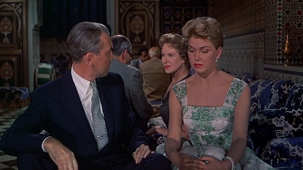 这里的正方形，还有剧院的三角形，都是藏有恶魔的几何