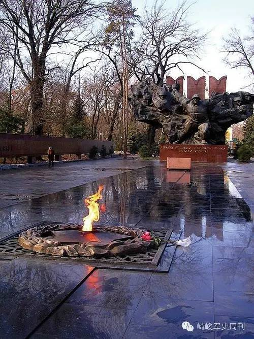 今日位于哈萨克斯坦首都阿拉木图的潘菲洛夫28勇士纪念公园，这